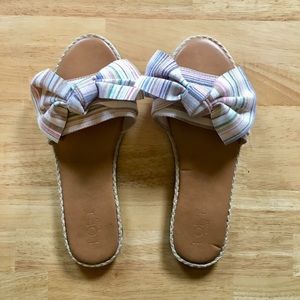 Brans new without tags LOFT bow sandals